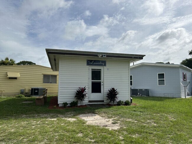 Building Photo - 13142 Grape Ave