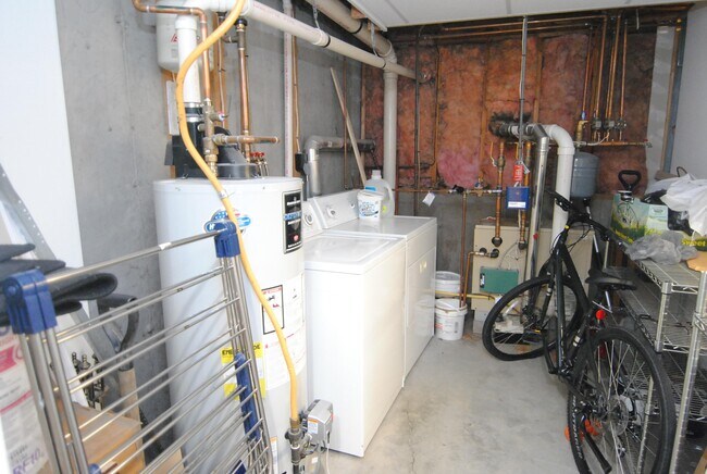 Building Photo - 7 Meadowview Cir