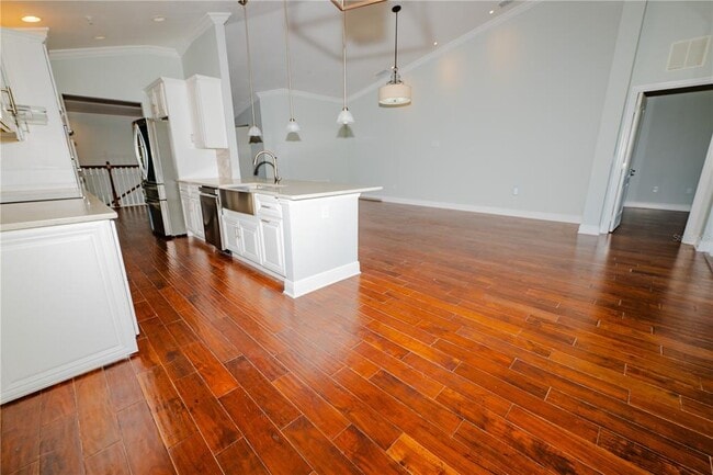 Building Photo - 8301 Foster Dr