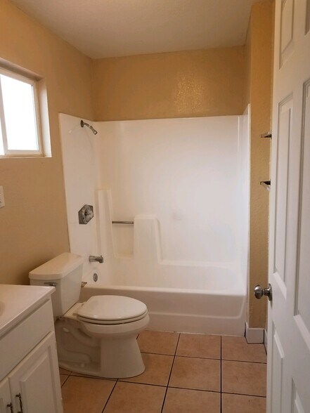 Master Bath - 1825 E 64th St