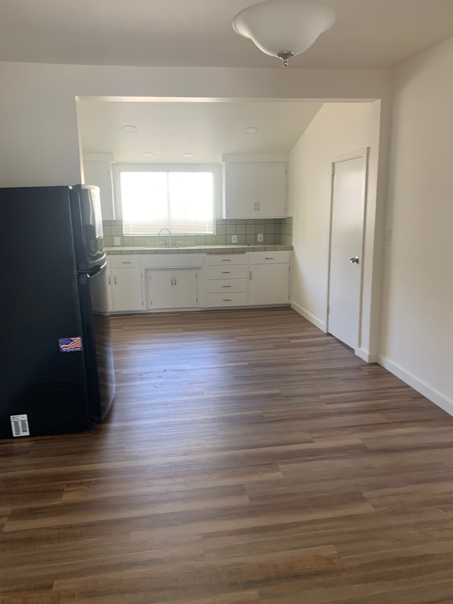 Building Photo - 526 Camino El Estero