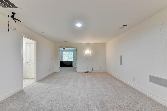 Building Photo - 6961 Fellowship Ln