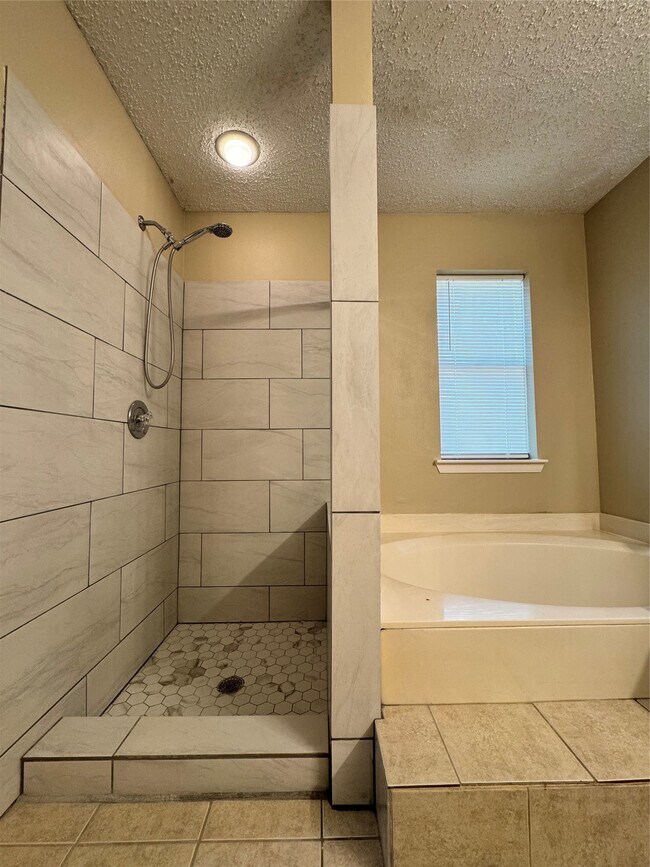 Building Photo - 11 Cottage Grove Pl