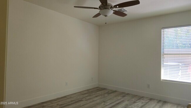 Building Photo - 16230 N 99th Way