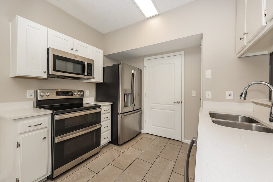 Building Photo - 2716 Sewanee Pl