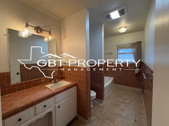 Building Photo - Charming 3-Bedroom Brick Home for Rent in Cedar Ridge – Waco, TX