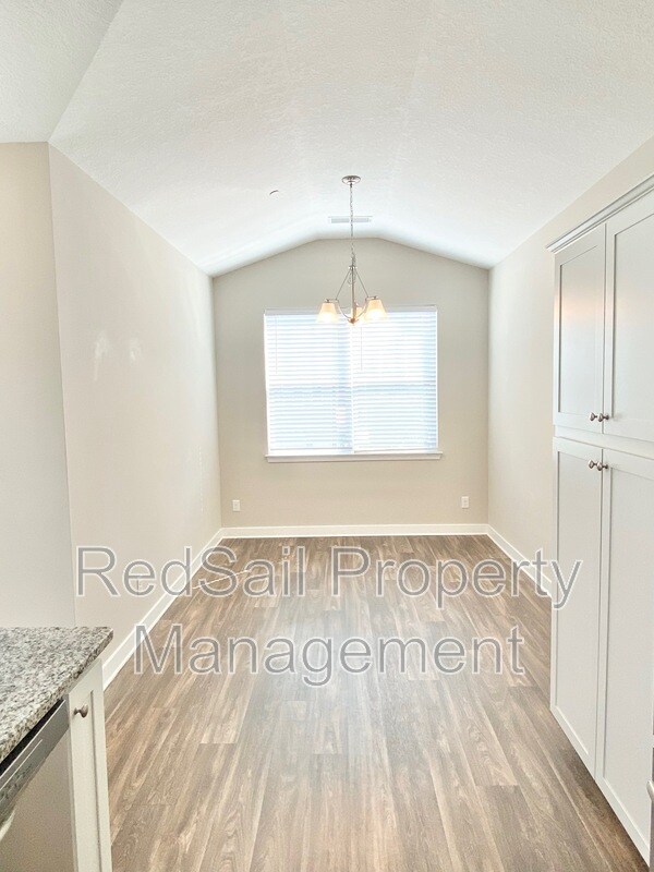 Building Photo - 520 Fishers Ct