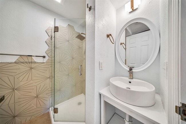 Building Photo - 2814 SW 27th St