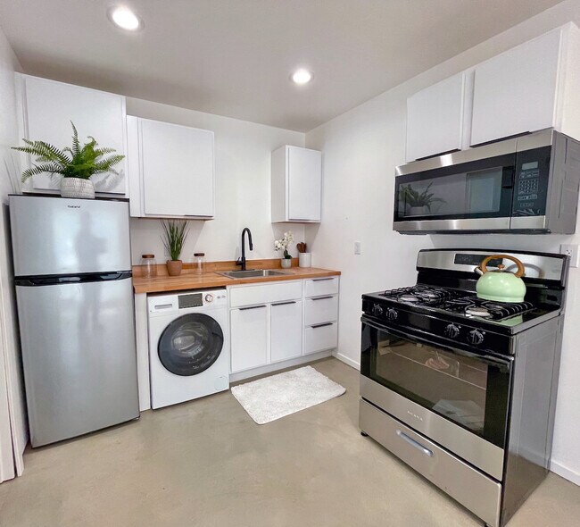 Building Photo - 5618 Raber St