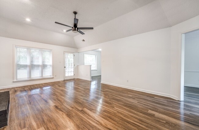 Building Photo - 1320 Fox Trace Dr