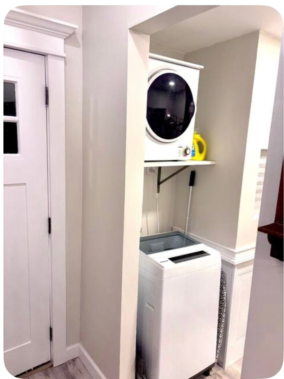 Building Photo - 686 Morford Ave