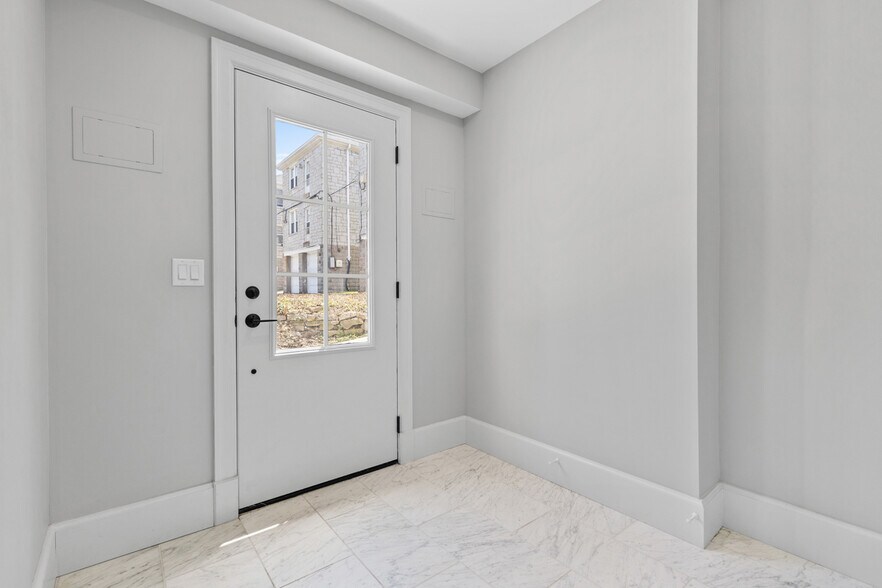 Building Photo - 5135 5th Ave
