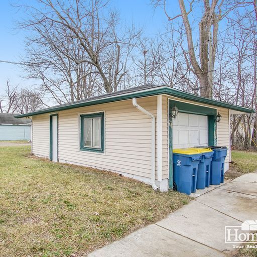 Building Photo - Charming two-bedroom, one-bath home offering a comfortable layout with ample natural light