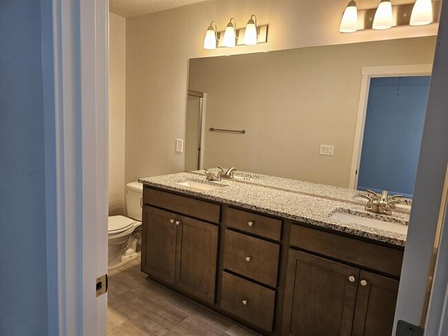 Building Photo - 5724 NE 58th Way