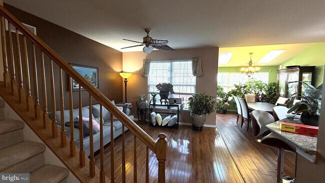 Building Photo - 506 Quincy St