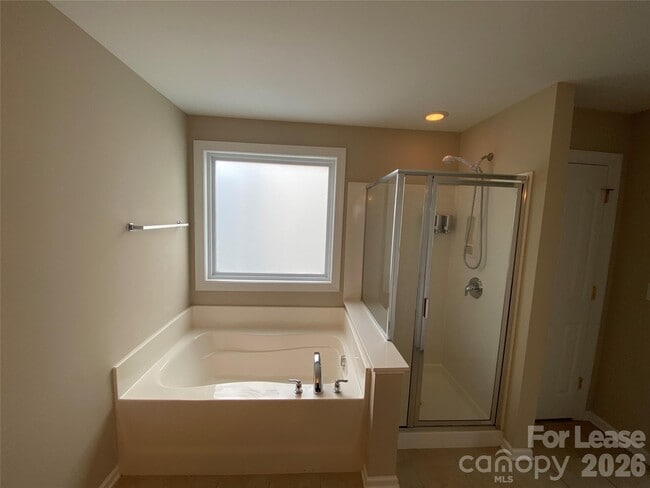 Building Photo - 13921 Daltrey Ln