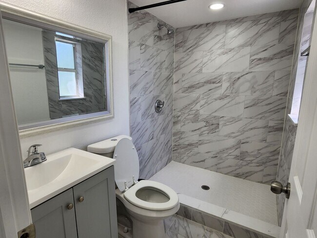 Building Photo - Fully updated 3-bedroom, 2-bath home