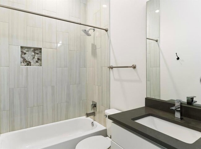 Building Photo - 1609 J J Seabrook Dr