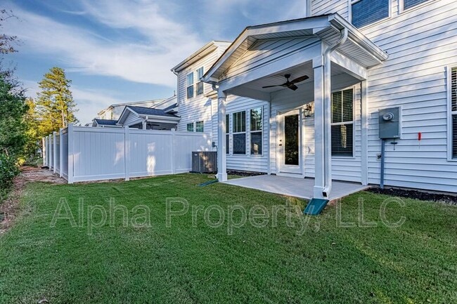 Building Photo - 1554 Shallons Ct