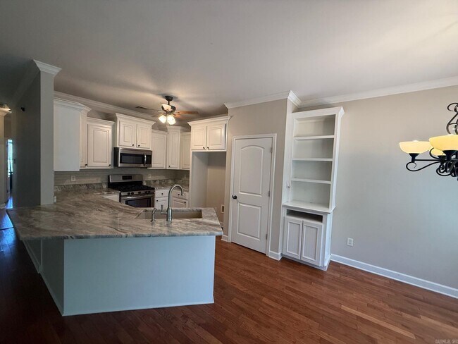 Building Photo - 8705 Wingate Dr