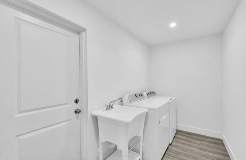 Building Photo - 1949 Quintero Ln