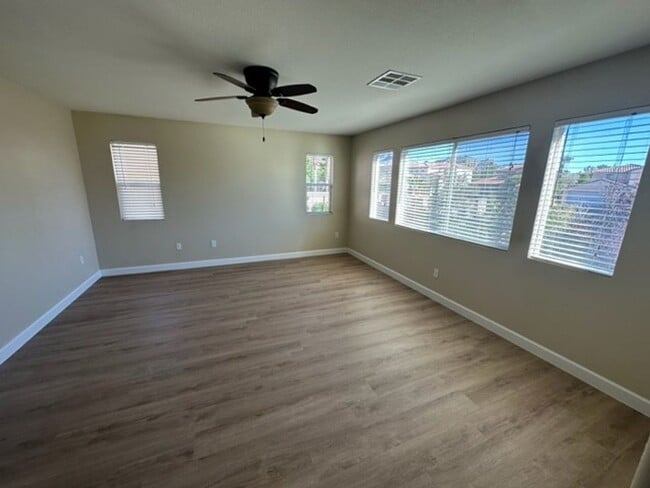 Building Photo - Beautiful 4 bedroom home In Paseos Summerlin - minutes from DT Summerlin and Red Rock Canyon!!