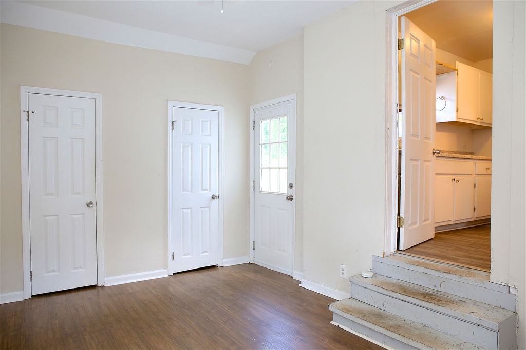 Building Photo - 2214 Walker Ave