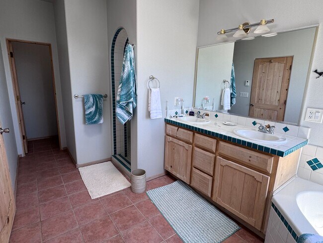 Building Photo - 3 Bedroom, 2.5 Bathroom Home in Tijeras, NM