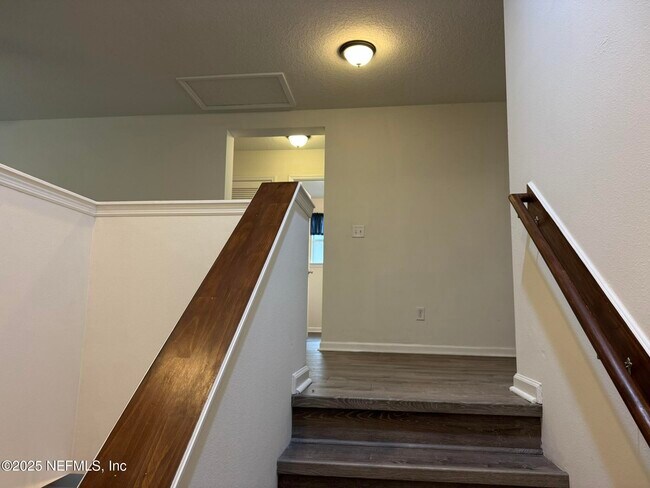 Building Photo - 348 Auburn Oaks Rd E