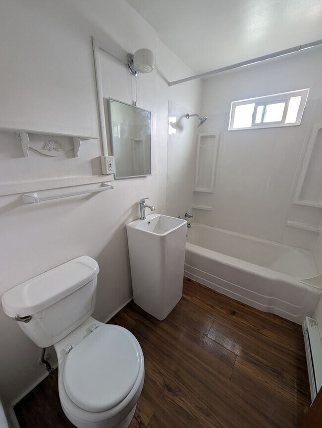 Building Photo - 3614-3628 Summers Lane