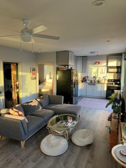 Building Photo - 1810 St Louis Dr