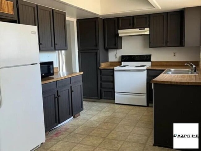 Building Photo - nice home