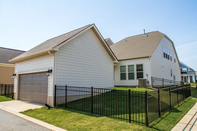 Building Photo - 6429 Raffia Rd