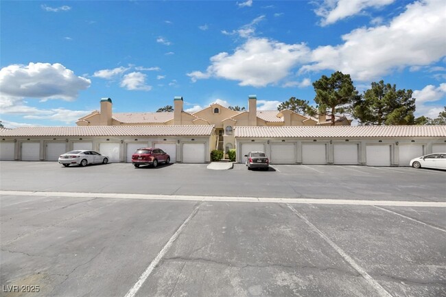 Building Photo - 2251 Wigwam Pkwy