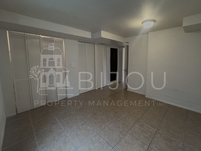 Building Photo - Gold Hill Townhome
