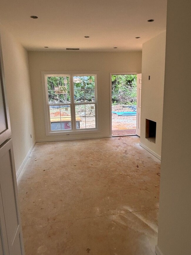 Building Photo - New Construction 2 Bedroom 1 Bath apartment in Downtown Clover