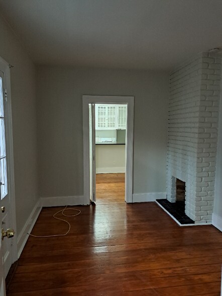 Building Photo - 514 Madison St