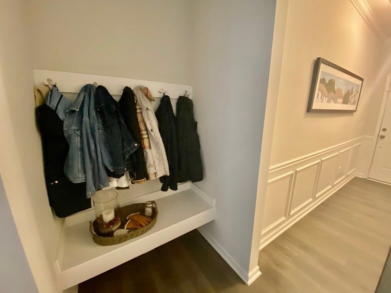 Building Photo - 615 Metro Sta