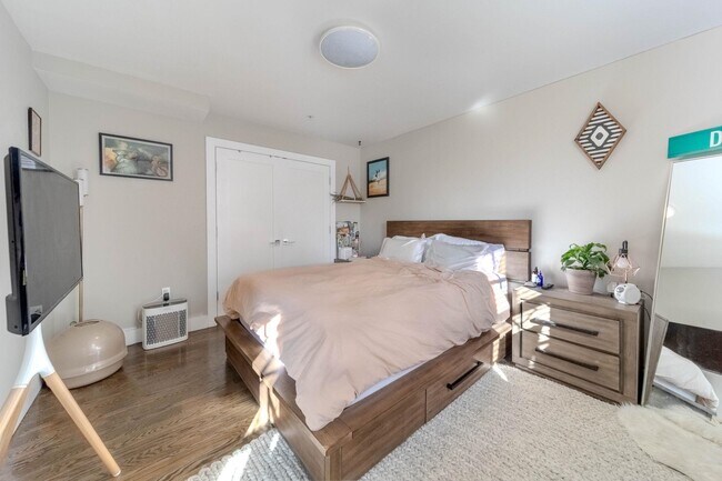 Building Photo - 126 Delaware Ave