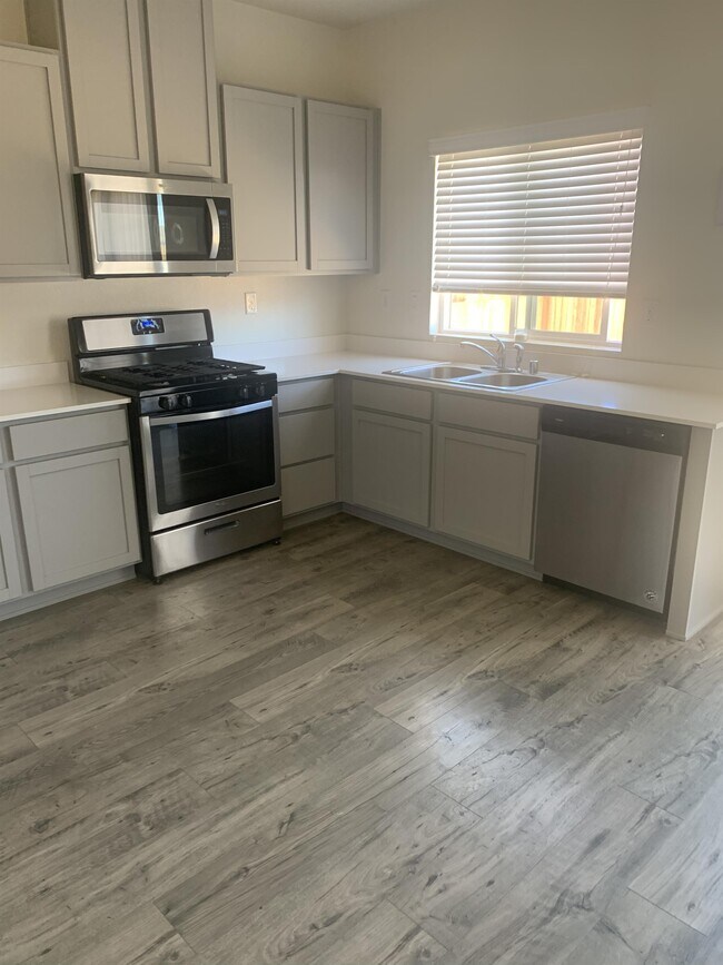 Building Photo - 459 Astraea Trl