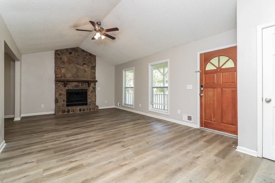 Building Photo - 3058 Favor Pines Ct