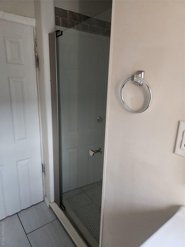 Building Photo - 10 Forest Ave