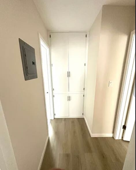 Building Photo - 325 E Verdugo Ave