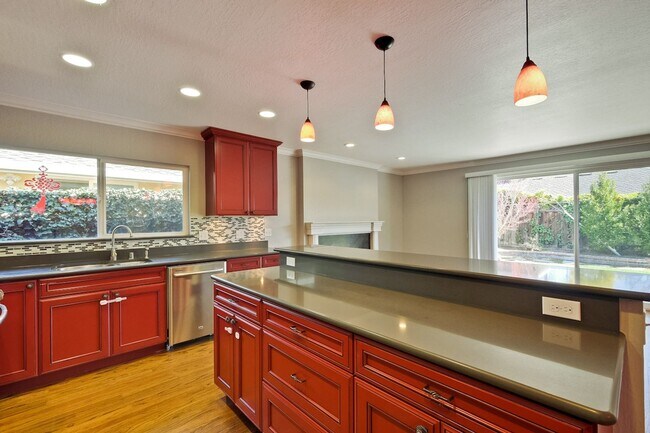 Building Photo - Wow! What a Great Home! Available Soon!