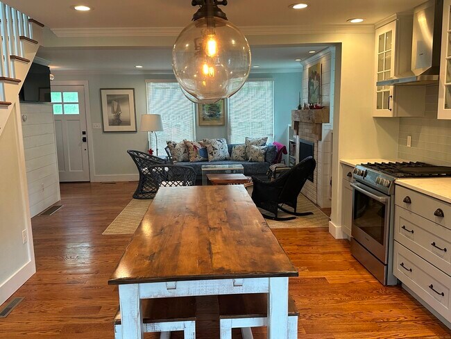 Building Photo - 30 Lawson Dr