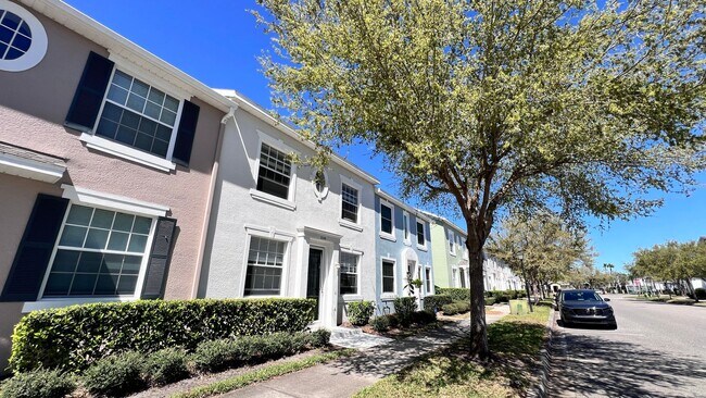Building Photo - Upgraded Avalon Park 3 Bed/2.5 Bath Townhome!