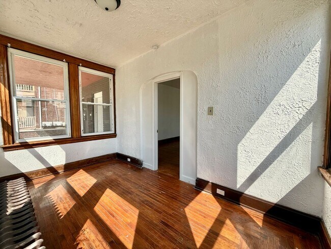 Building Photo - 548 Carplin Pl