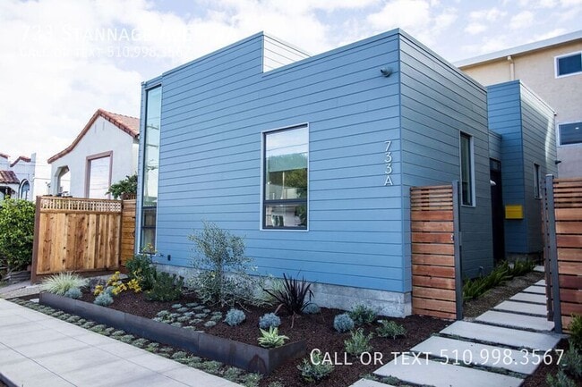 Building Photo - 733 Stannage Ave