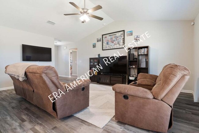 Building Photo - 6002 Colton Blaine Ct
