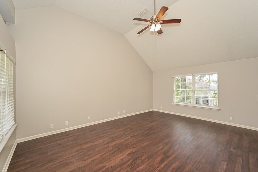 Building Photo - 8632 Lawson Dr